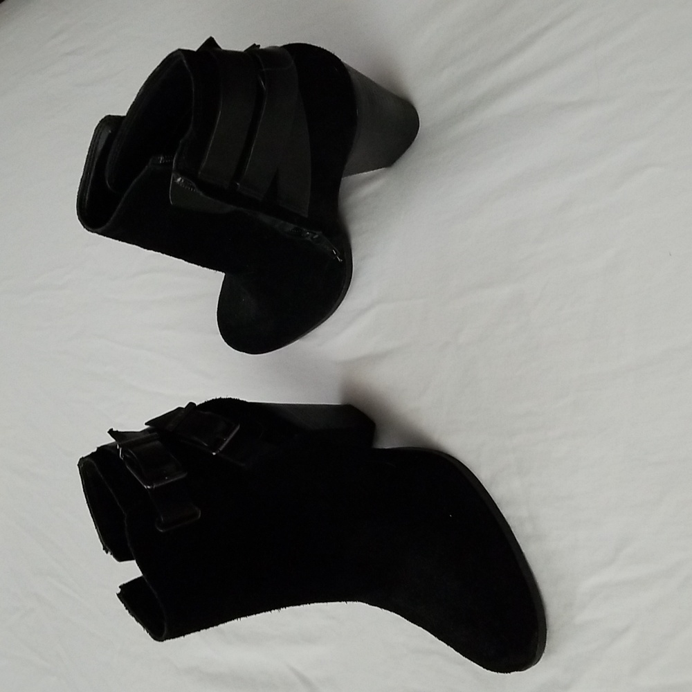 Black swede boots
